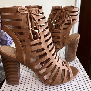 Tan Wedges